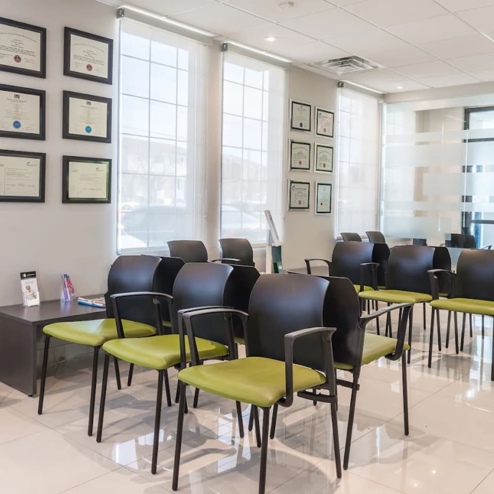 About Anjou Centre Dentaire d'Urgence, Anjou Dentist